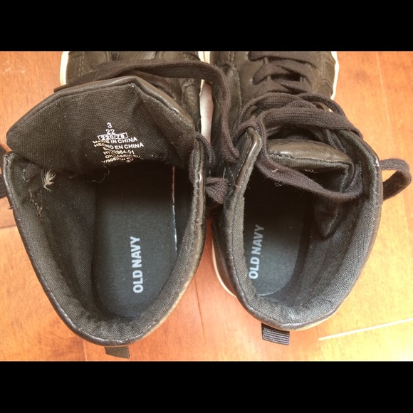 Boys black lace up high tops - Picture 8 of 9